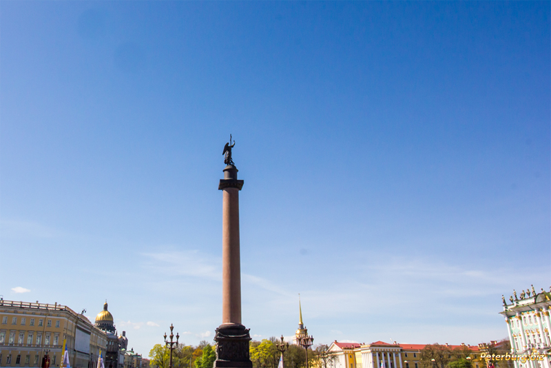 Александровская колонна в Санкт-петербурге