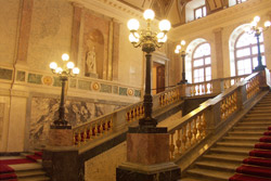 Михайловский (Инженерный) замок в Санкт-Петербурге - парадная лестница