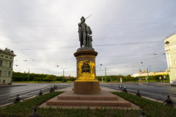 Памятник Суворову в Санкт-Петербурге