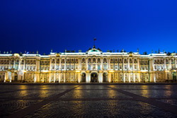 Зимний Дворец в Санкт-Петербурге ночью