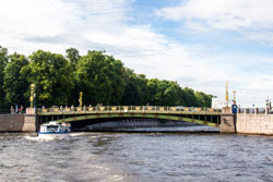 Водная экскурсия по рекам и каналам в Санкт-Петербурге