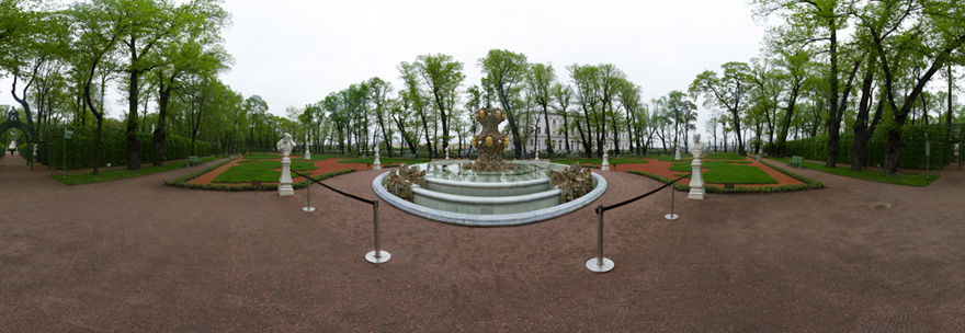 Летний сад - вид у фонтана - панорама