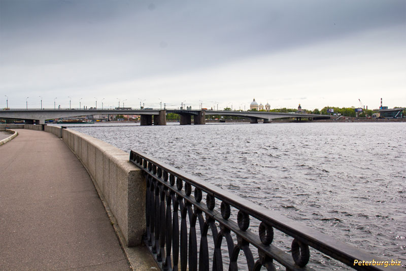 Мост Александра Невского в Санкт-петербурге