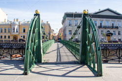 Почтамтский мост в Санкт-петербурге