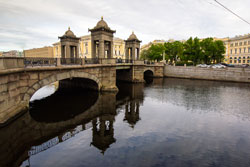 Мост Ломоносова в Санкт-петербурге