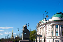 Петровская набережная в Санкт-Петербурге