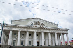 Биржевая площадь в Санкт Петербурге