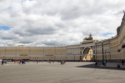 Маршрут прогулки по Санкт-Петербургу на 1 день - Дворцовая площадь