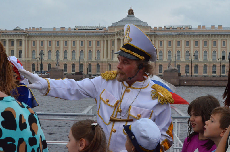 Врунгель-шоу на Неве - прогулки на теплоходе для детей в Санкт-Петербурге