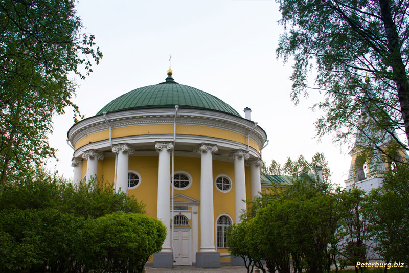 Церковь Святой Троицы Живоначальной в Санкт-Петербурге