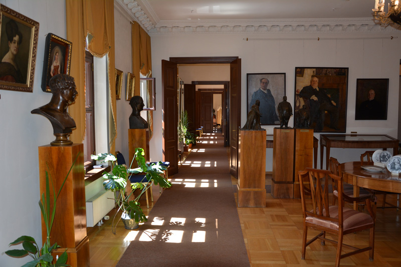Мемориальный музей-квартира семьи актеров Самойловых в Санкт-Петербурге