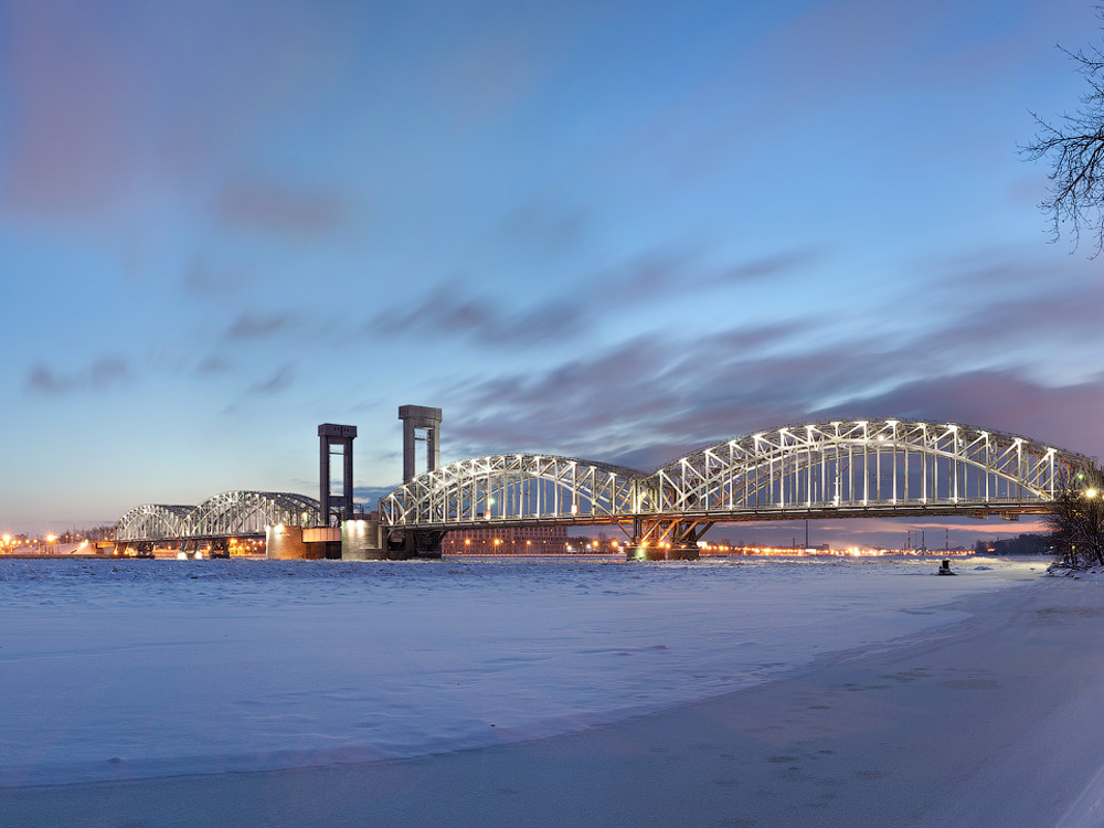 Финляндский железнодорожный мост в Санкт-Петербурге